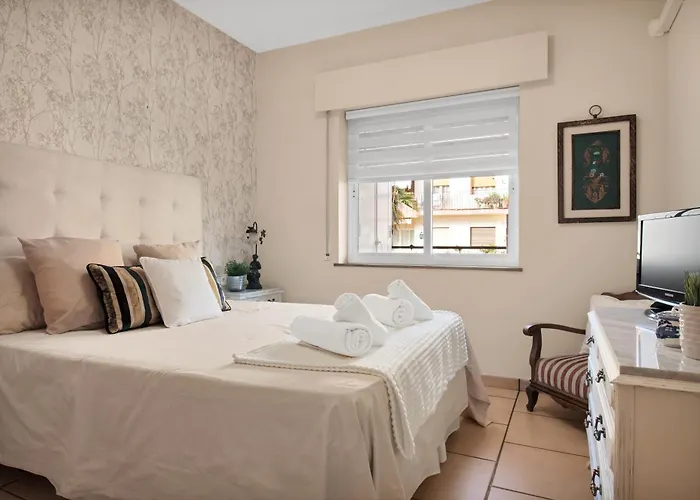 Ubicación Y Confort En El Centro De - Ricardo Soriano 33 38